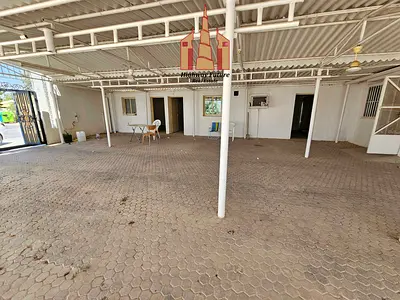 6bhk Hall Big yard parking for sharing in hazana area 85k