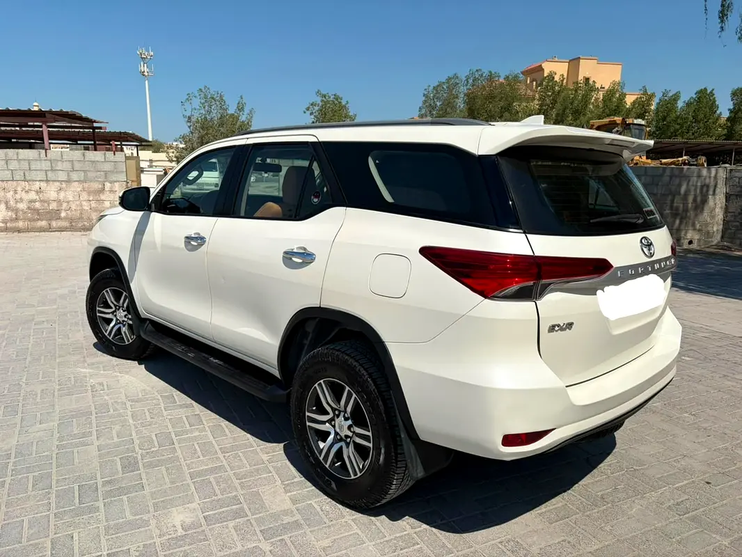 Toyota Fortuner 2021 — photo 1 of 19