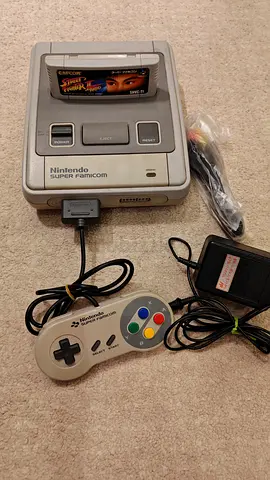 Super Famicom for Sale with all equipments + SFII game