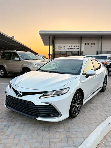 Toyota Camry GLE Hybrid Model 2022| GCC Specs | Low Mileage | Pristine Condition 87000 km