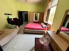Annual studio in Al Aliyah area, Ajman. A studio with a spacious area, a distinctive kitchen, centra