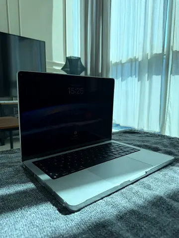 MacBook Pro 14-inch M4 - 16GB RAM, 512GB SSD (macOS Sequoia)