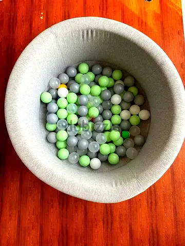 Kids Soft Ball Pit with Balls