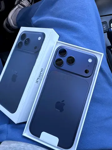 Iphone 17 pro max blue
