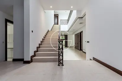 Vacant, D-Type Villa, Convenient Access to Farm