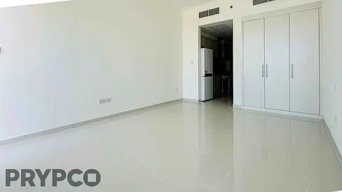 Studio with Balcony | Spacious Layout | Vacant