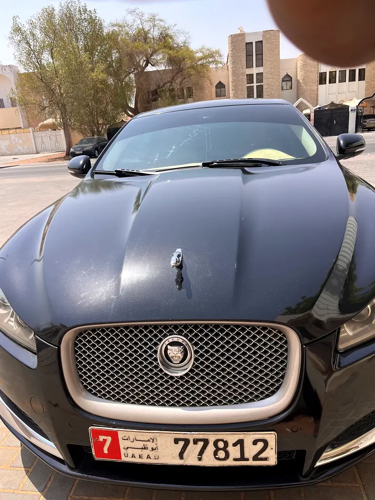 Jaguar XF 2012 — photo 1 of 8