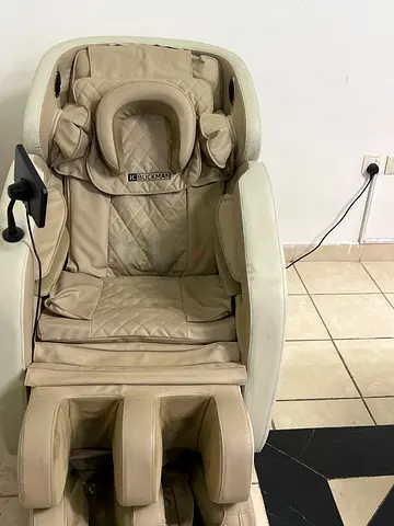 JC Buckman IndulgeUs Massage Chair (Model: TMC161-B) - Beige Leather
2. Description / Details (Agli