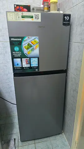 Hisense top-freezer refrigerator - 2-door, good condition
