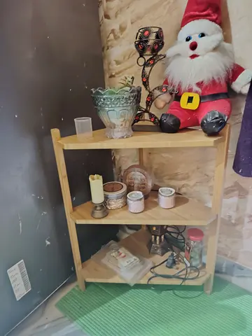 Small 3-Tier Wooden Corner Shelf - Light Pine, Good Condition. Only stand not other things.