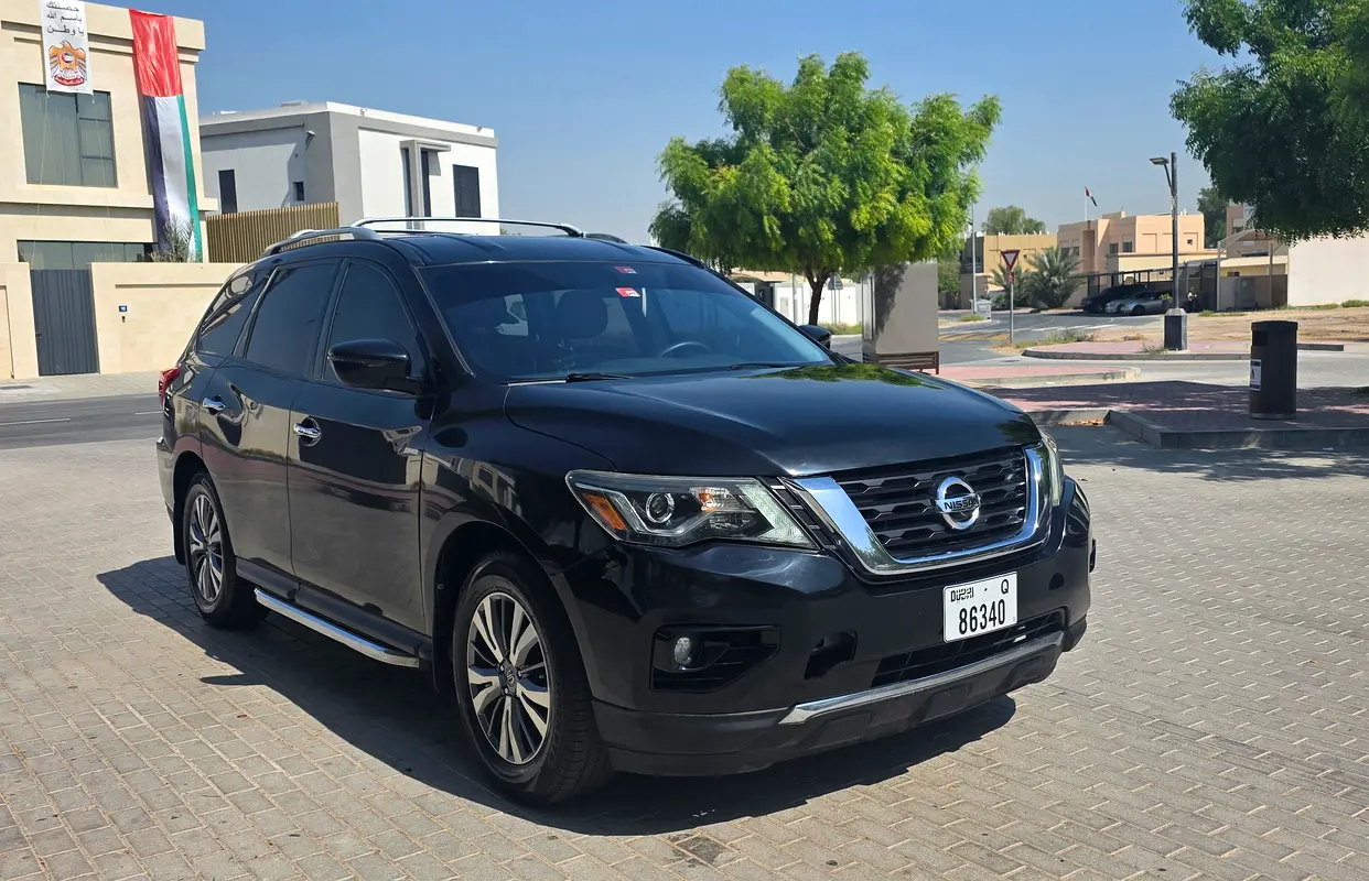 Nissan Pathfinder 2019 — photo 1 of 15