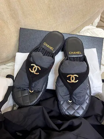 Chanel Thongs