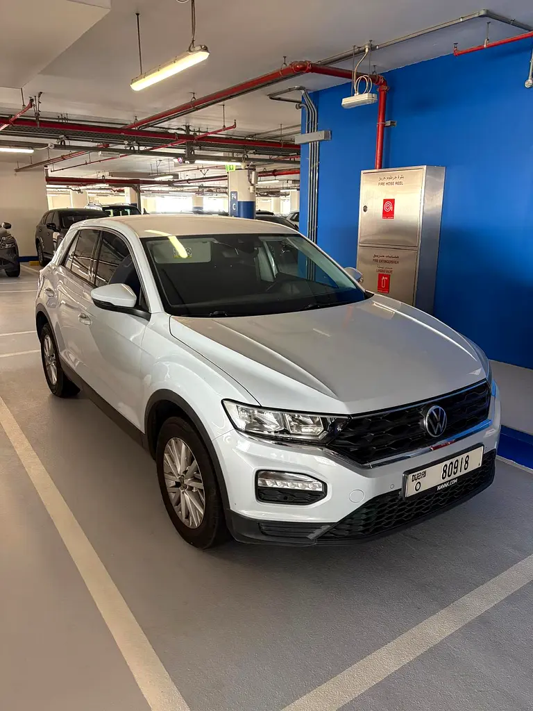 Volkswagen T-Roc 2022 — photo 1 of 9