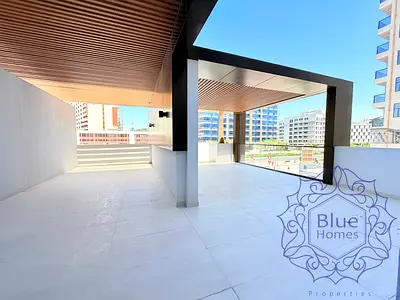 Bright 3BR+Maidroom Vacant prime location// inquire now