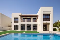 Beautiful Modern Arabic Villa in District One