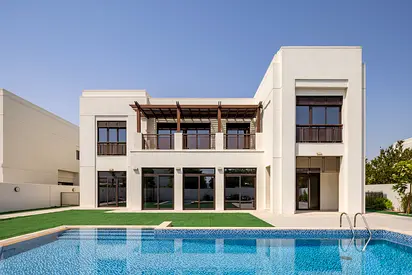 Beautiful Modern Arabic Villa in District One