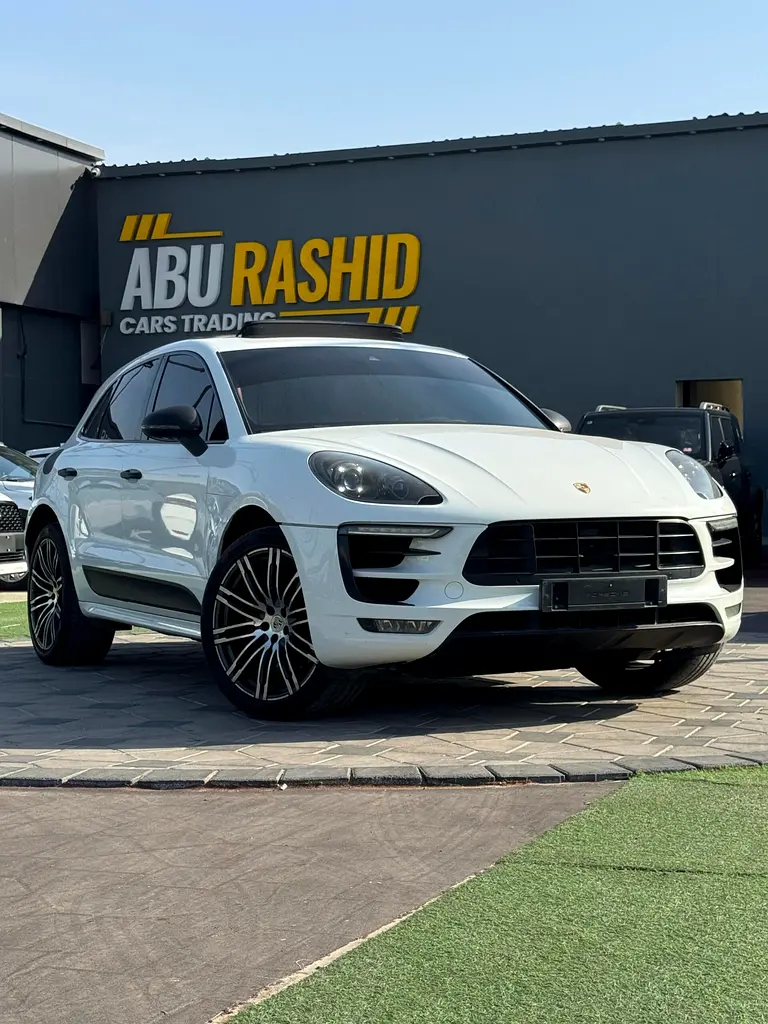 Porsche Macan 2015 — photo 1 of 14