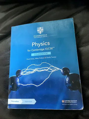 Cambridge IGCSE Physics Coursebook (Blue cover) - used