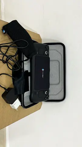 Steam Deck 1TB شبه جديد  استخدام خفيف جداً  مع الشاحن والشنطة الأصلية  حالة ممتازة
