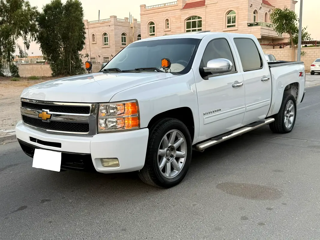 Chevrolet Silverado 1500 2011 — photo 1 of 20