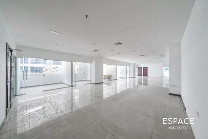 Vacant | Fitted| Prime Location