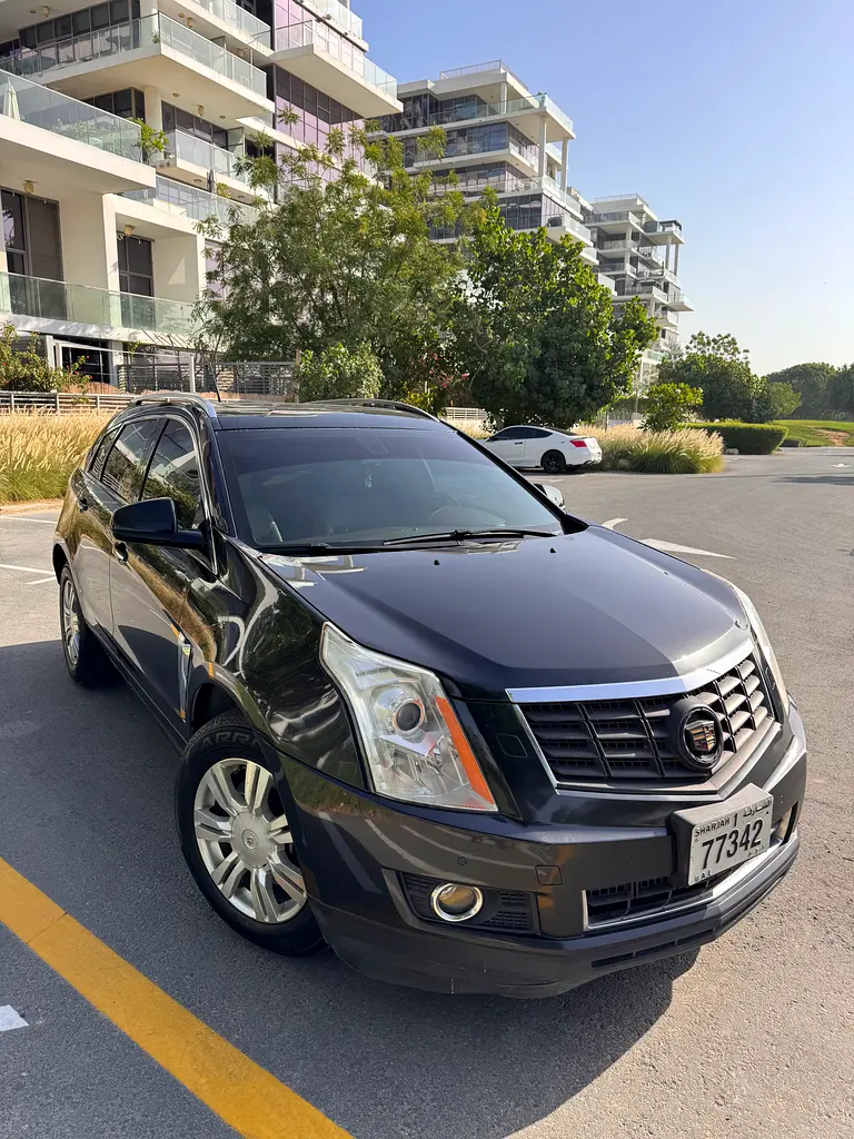Cadillac SRX 2013 — photo 1 of 6