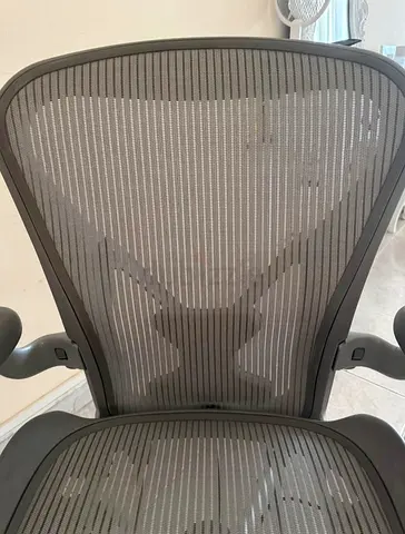 Selling herman miller Aeron chair.gray colour.good condition only little use