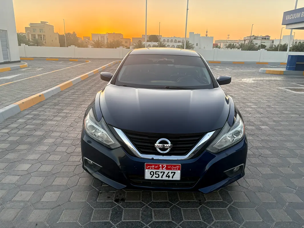 Nissan Altima 2017 — photo 1 of 14