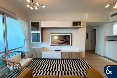 1 Bedroom | Fully Renovated | Park View