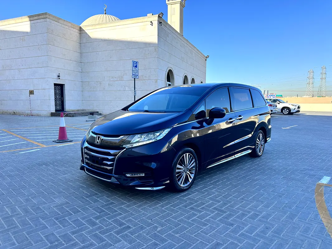 Honda Odyssey 2018 — photo 1 of 16