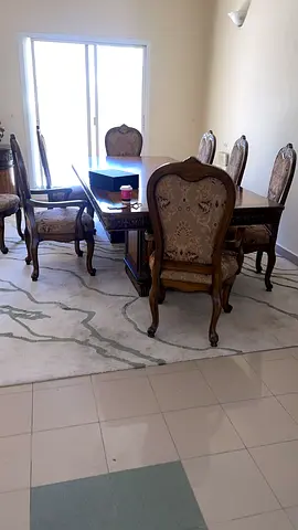 طاولة طعام كامله