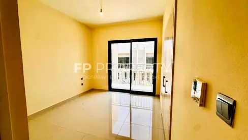 3 B/H+Maids | R2M | Closed Kitchen | Back to Back