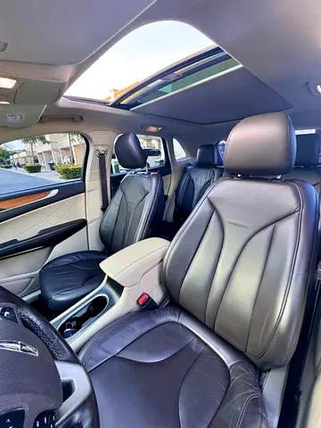 صورة 4 لـ 2017 Lincoln MKC