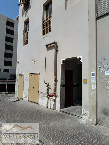 STUDIO FOR RENT FAHIDI STREET MEENA BAZAR COMMERCIAL & RESIDENCIAL