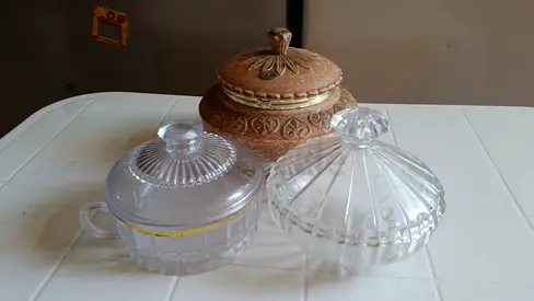 3 sweet bowls with lid