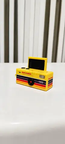 Retro Mini Digital Camera | Flip Screen | Excellent Condition (Brand New) | Negotiable