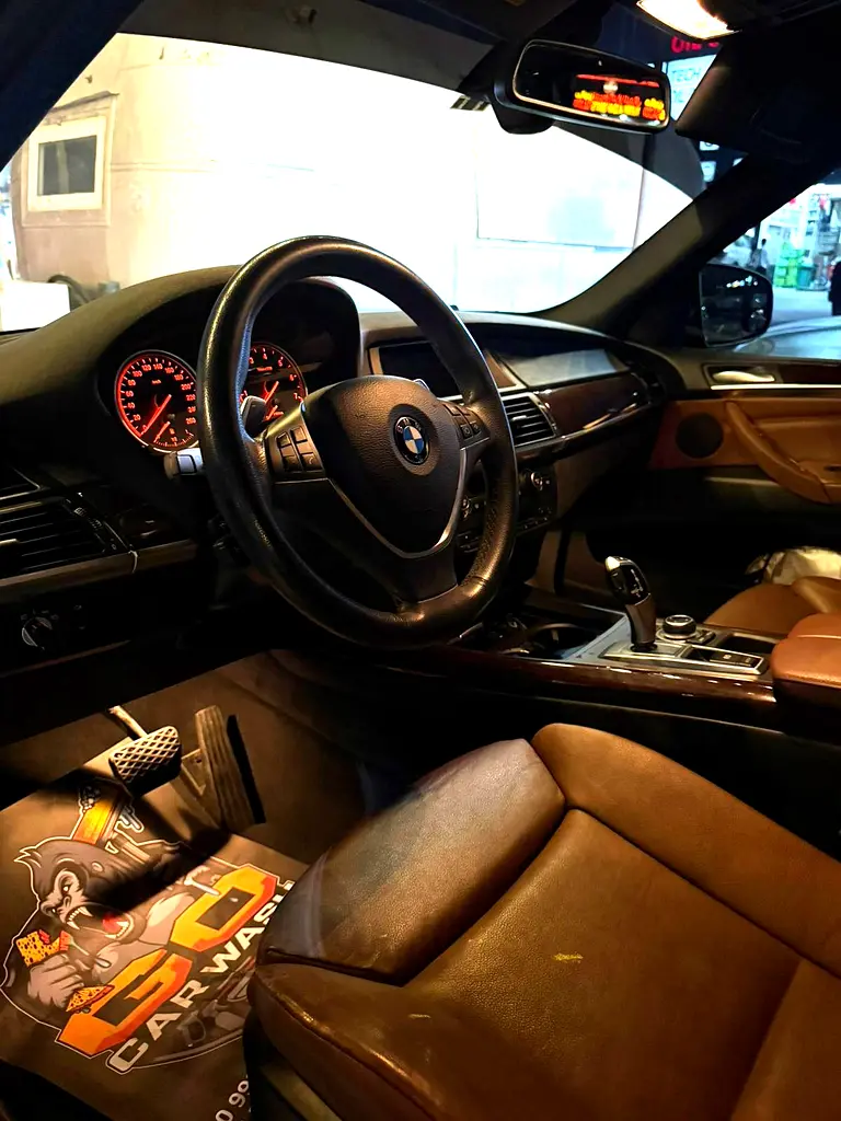 BMW X5 2013 — photo 1 of 12