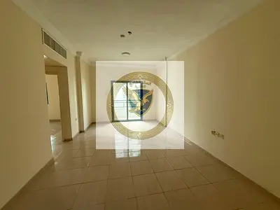 شقة للإيجار السنوي في المجاز 1 الشارقة غرفتين وصالة بإطلالة بحرية مميزة مع تكييف مجاني وجيم ومسبح وباركن مجاني و3 حمامات ومساحات واسعة وخزائن حائطية و