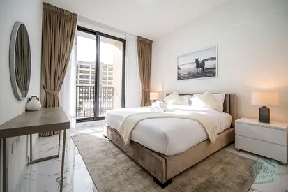Chic Beachside 1BR | Workspace | Pool & Gym | Special Rate