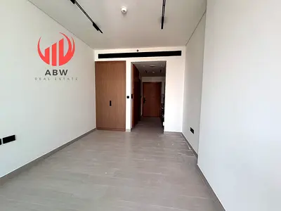 استوديو بالطابق العلوي | Binghatti Azure | الوصول إلى الشرفة والمسبح