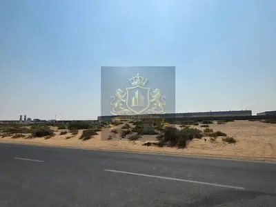 للبيع فى الشارقة منطفة مزيرعة  ارض تجارية مساحة 5331 قدم مربع على طريق 36 متر