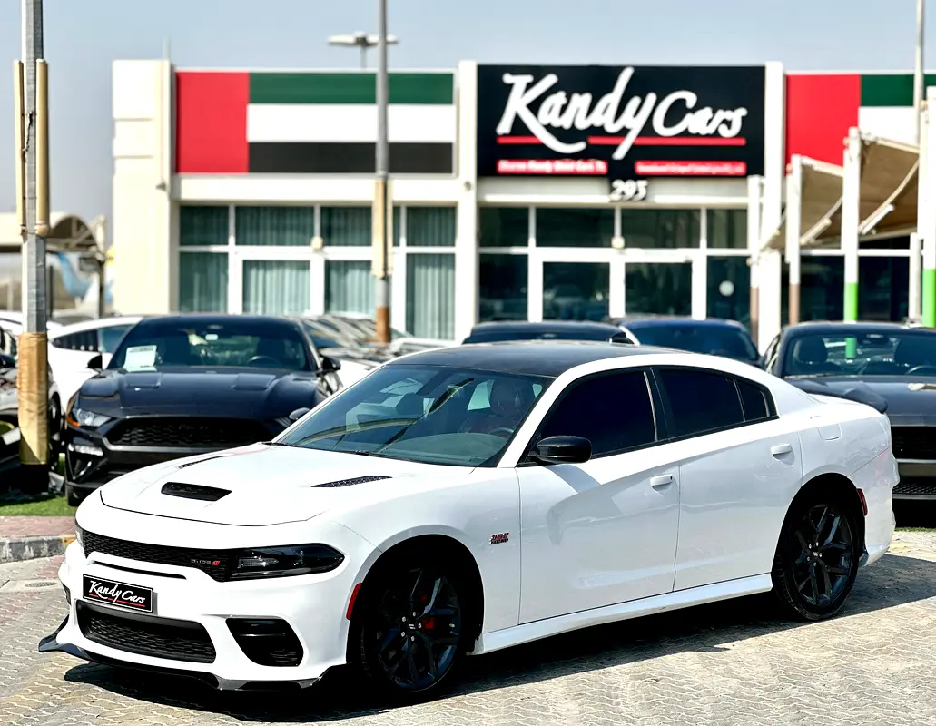 Dodge Charger 2022 — photo 1 of 9