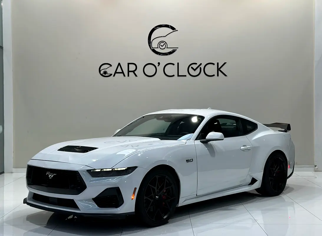 Ford Mustang 2024 — photo 1 of 14