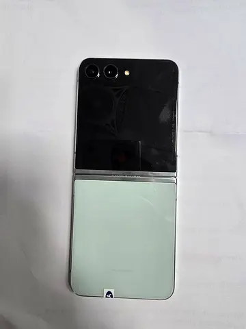 Used Samsung Galaxy Z Flip 5 Good Working Condition