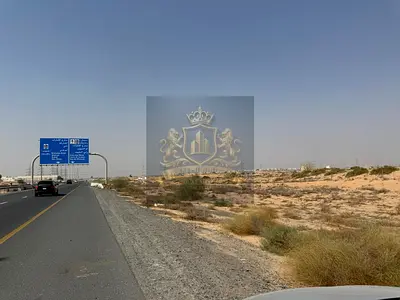 للبيع فى الشارقة منطقة مزيرعة   قطعة ارض سكنية  مساحة 2800 قدم مربع  على طريق 15 متر