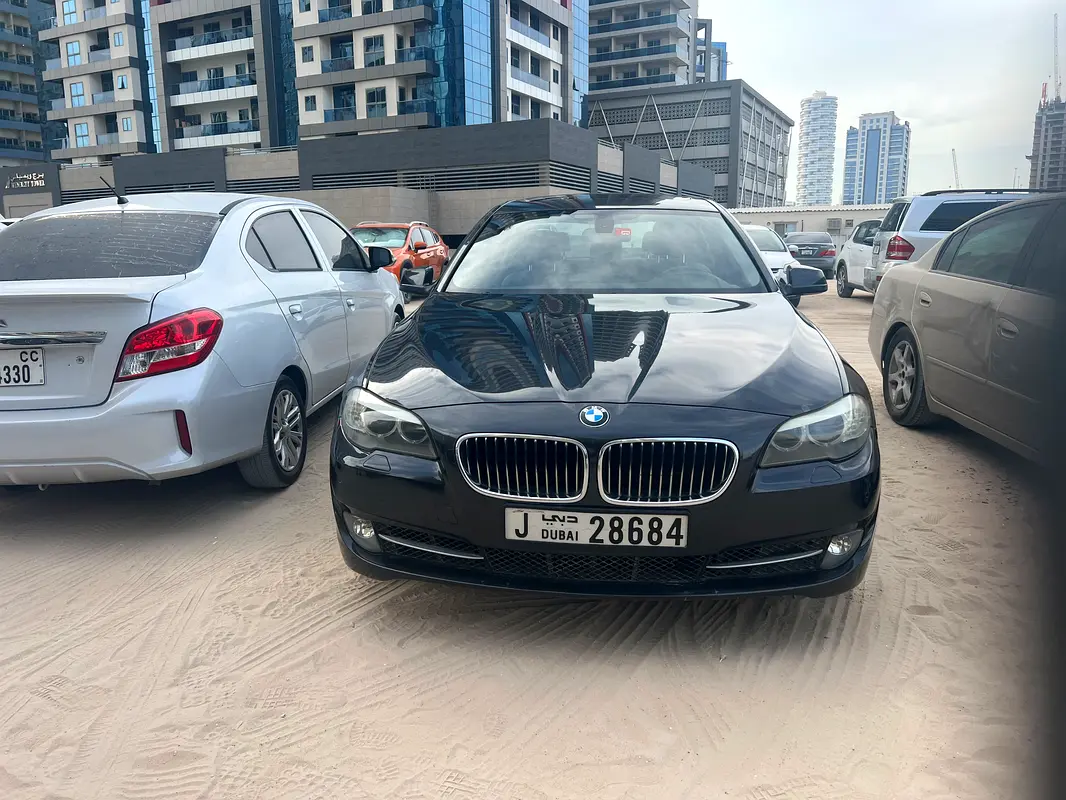 BMW 5-Series 2012 — photo 1 of 10