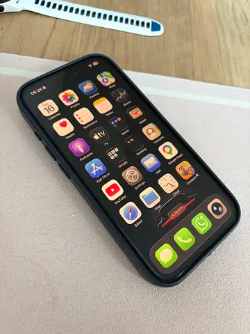 iPhone 17 pro 256 GB with 98% Battery Health — Excellent Condition, 3 scratches, UAE version