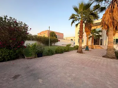 Luxury Five Bedroom With Garden And Pvt Pool In Albarsha