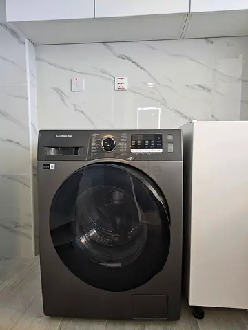 Samsung 2in1 WasherDryer 8/6KG Like New  free delivery installation with warranty