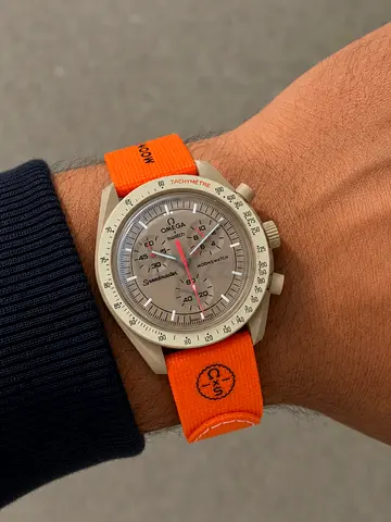 Omega Speedmaster Chronograph on Orange Strap - Excellent mastar